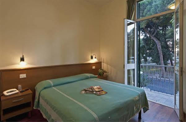 Hotel Firenze เวียเรจโจ ภายนอก รูปภาพ
