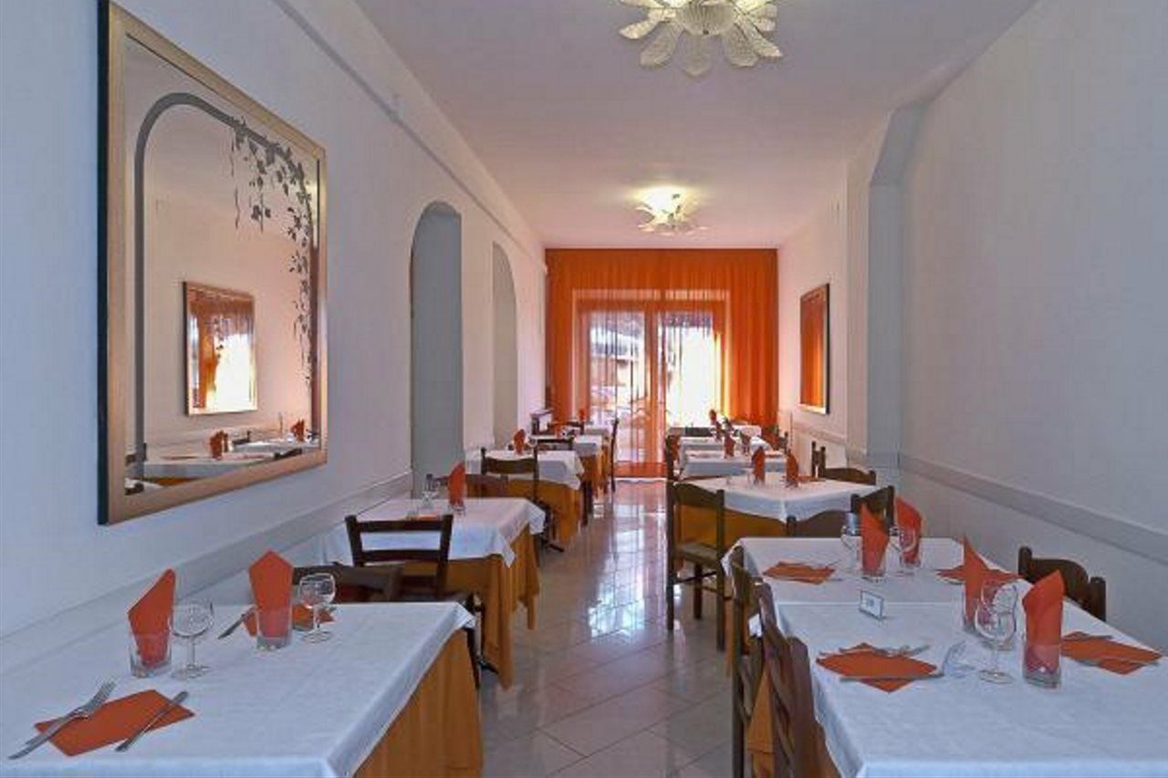 Hotel Firenze เวียเรจโจ ภายนอก รูปภาพ
